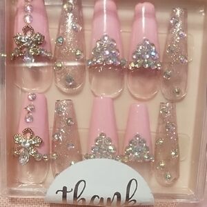Elegant Pink and Gold Press-On Nails